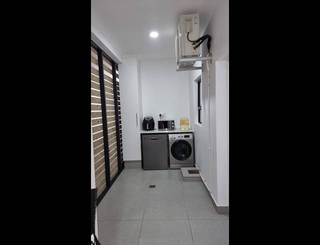 1 BEDROOM SECTIONAL TITLE FOR SALE IN UMHLANGA RIDGE
